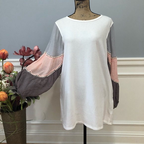 Stevie Hender Tops - Stevie Hender Balloon Sleeve Pocketed Tunic